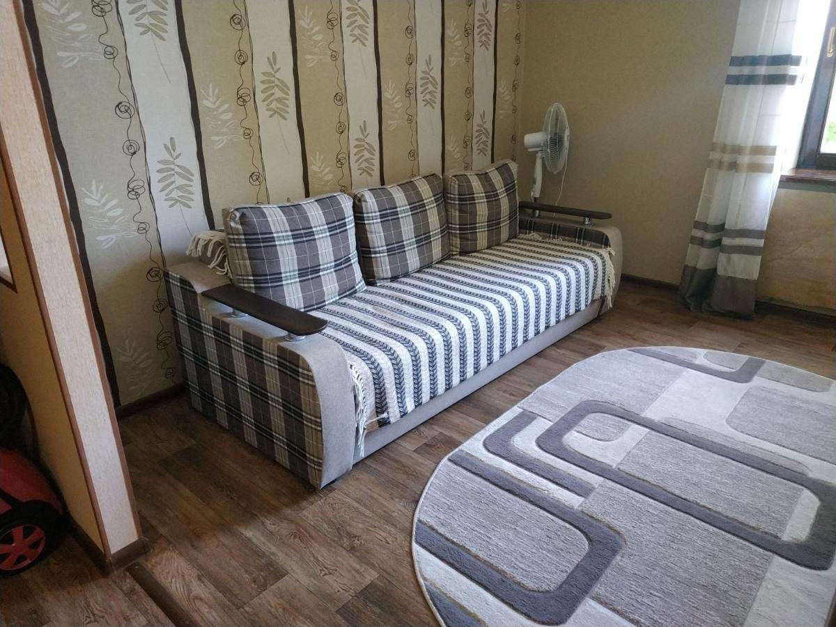 Apartment In The Center Of Old Town Kamjanyi Potoki Kültér fotó