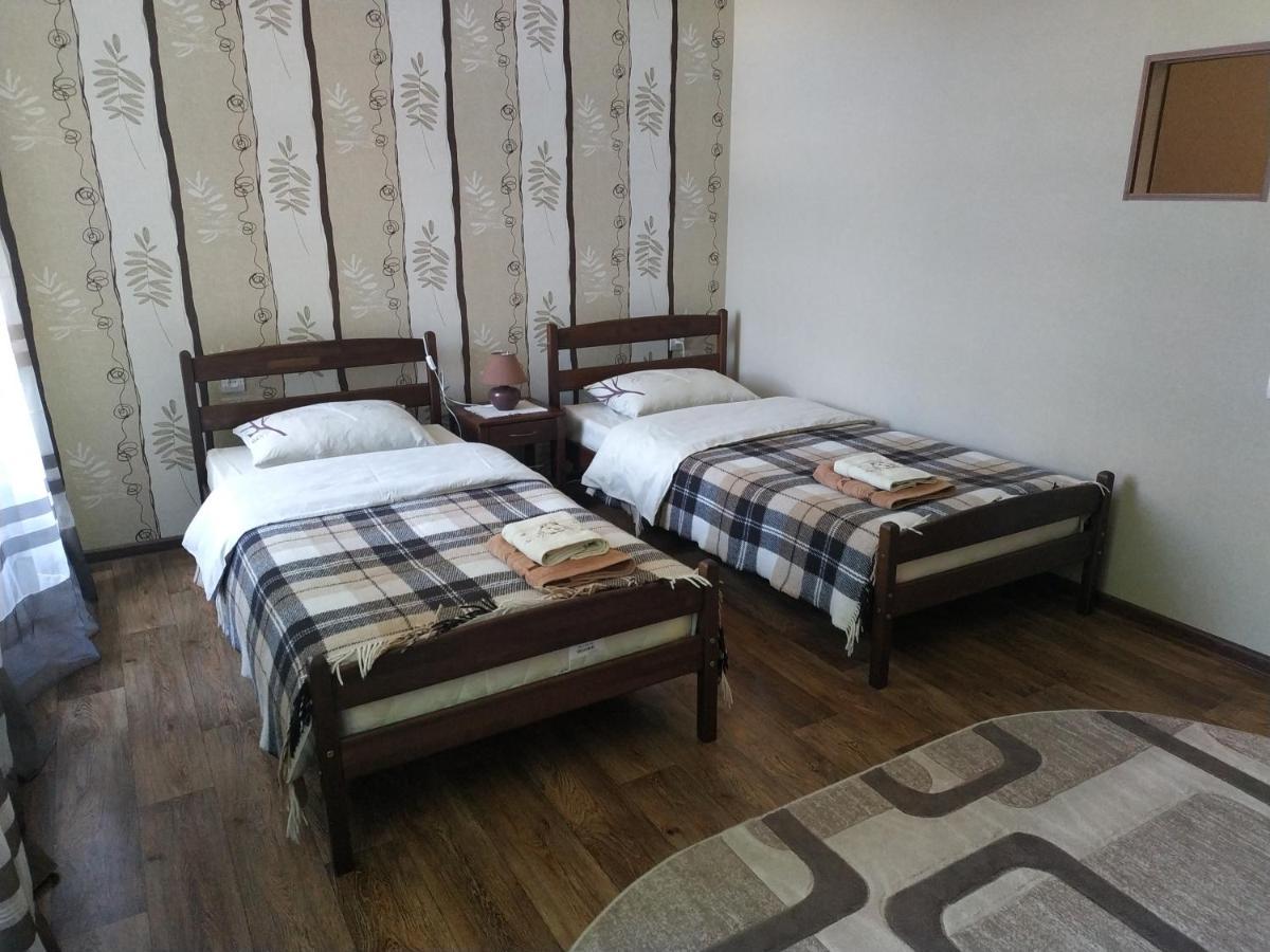 Apartment In The Center Of Old Town Kamjanyi Potoki Kültér fotó