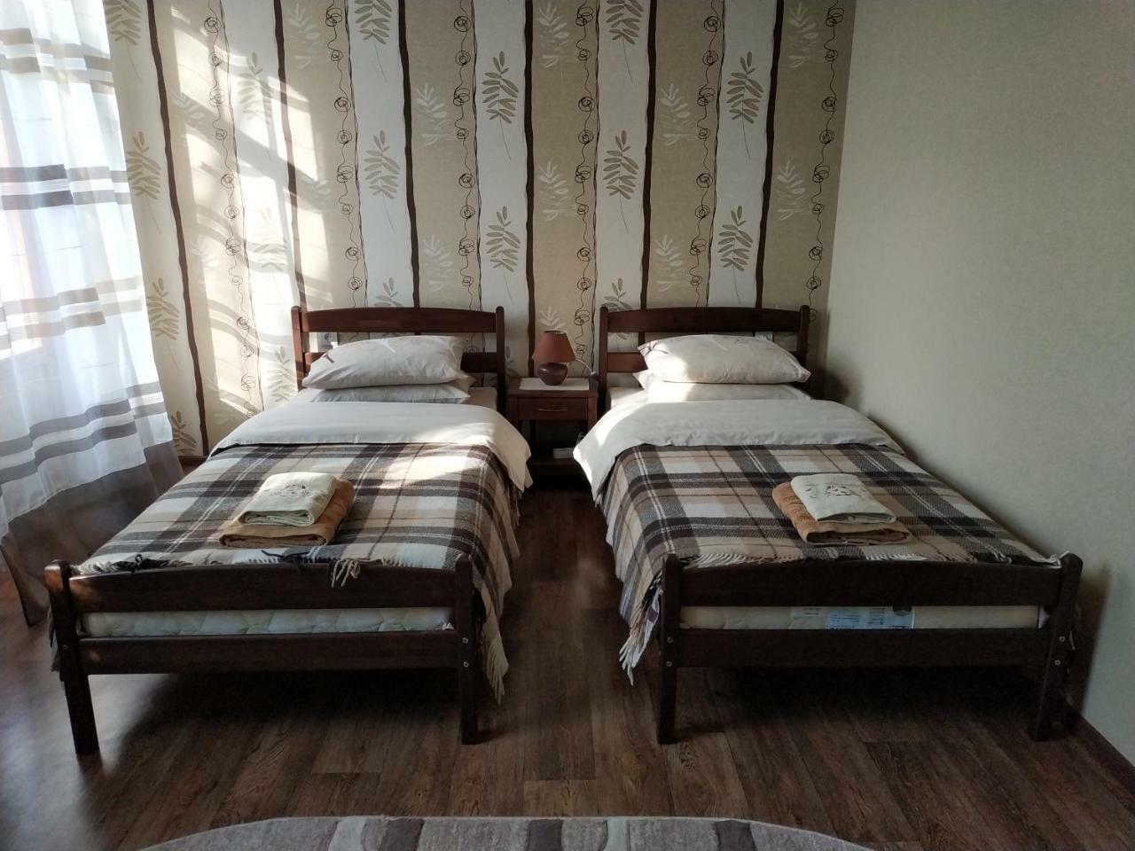 Apartment In The Center Of Old Town Kamjanyi Potoki Kültér fotó